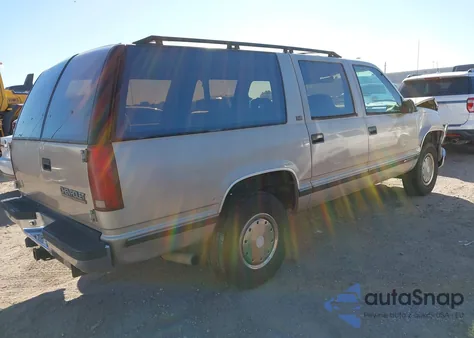 1993 Chevrolet Suburban C2500 from USA, damaged, VIN 1GNGC26K5PJ358409